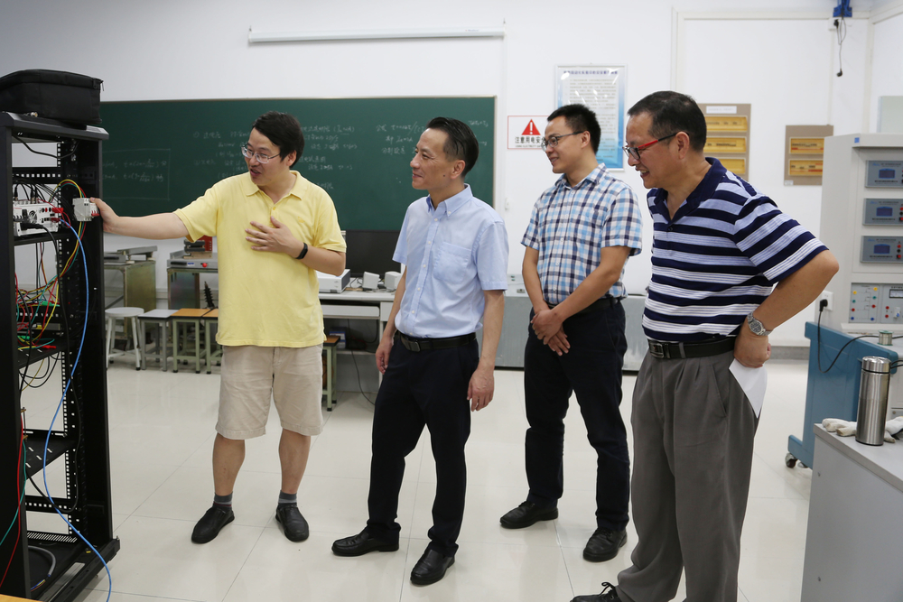 走訪科研一線教師
