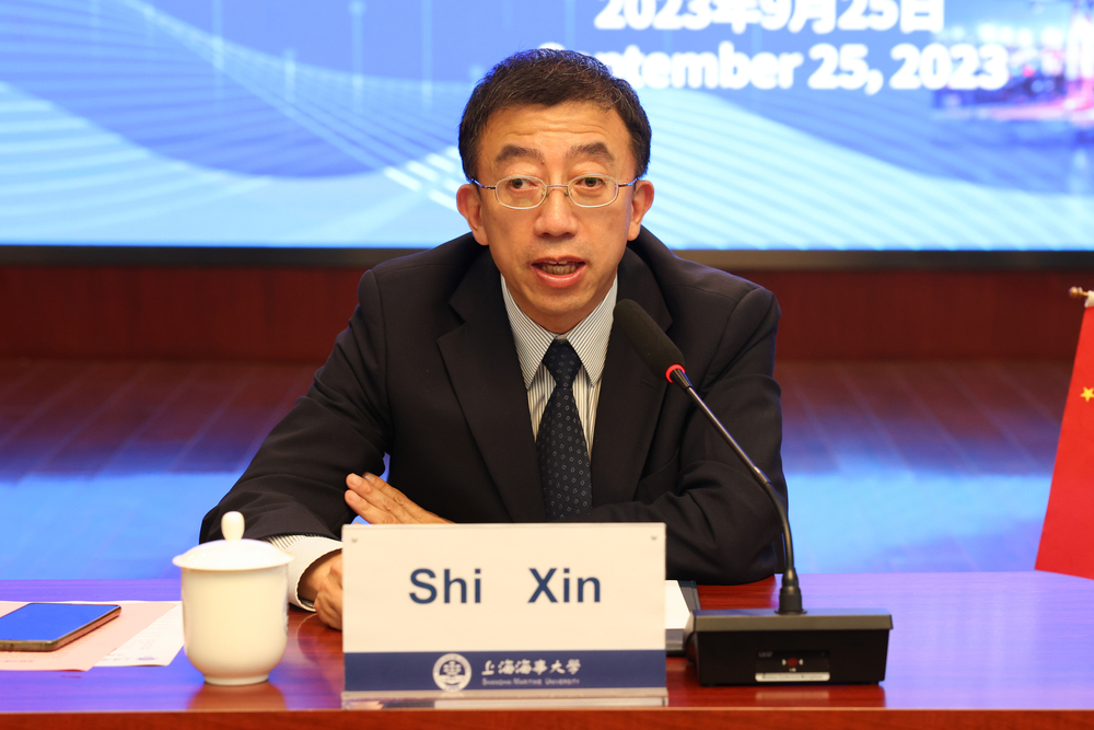 施欣副校長(zhǎng)致歡迎辭
