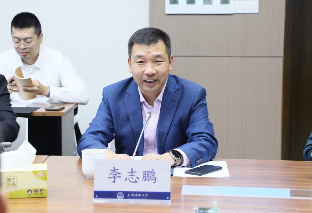 校黨委副書記、副校長李志鵬講話