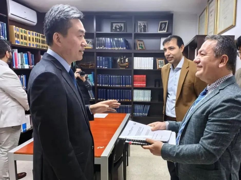 參觀國際海商法學院圖書館