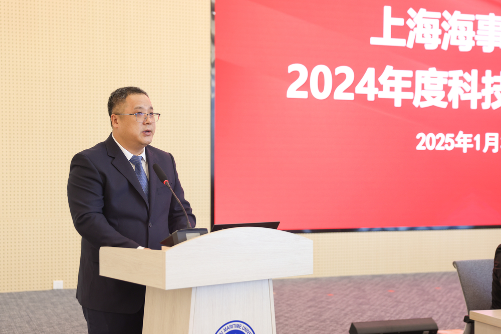 教師代表商船學院王忠誠交流發言