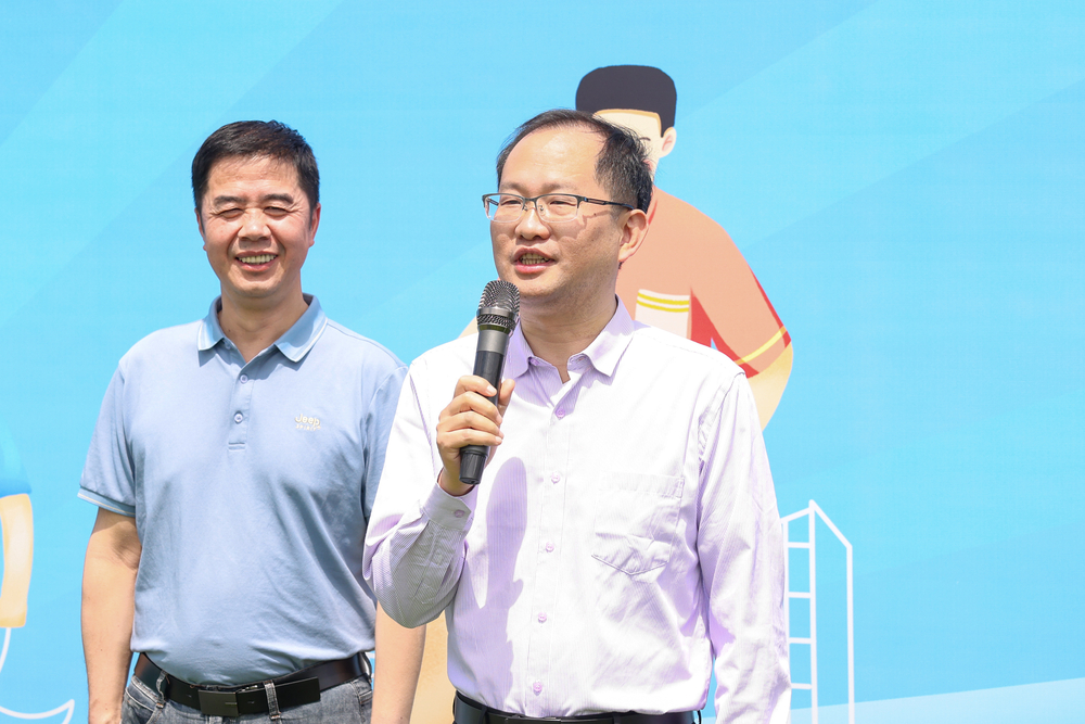 曹榮瑞副書記宣布比賽開幕