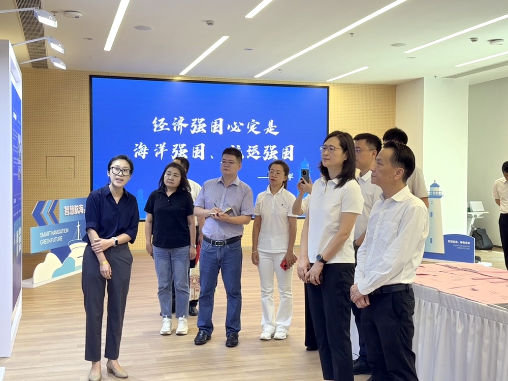 參觀航科樓科研成果展區