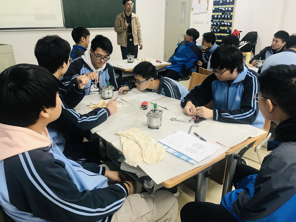 《液壓與氣動技術》“理實一體”課程教學