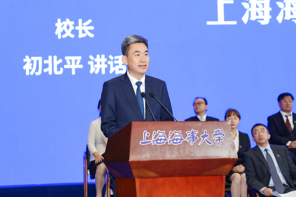 初北平校長發表講話