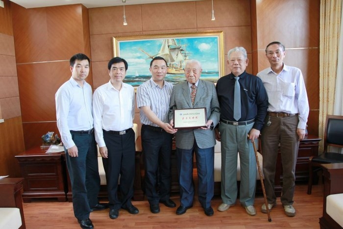 “歐椿堃吳淞商船”助學(xué)金捐贈(zèng)協(xié)議簽署儀式