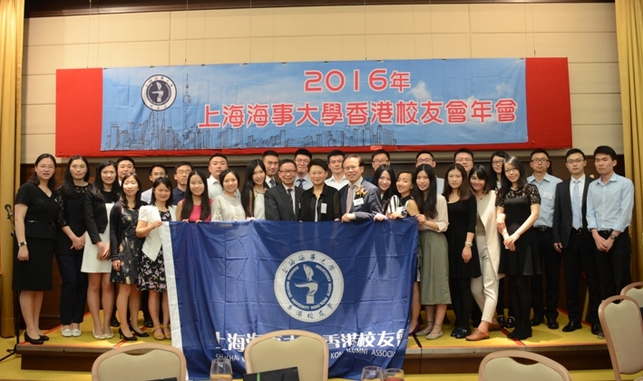 2000年后入學校友代表合影