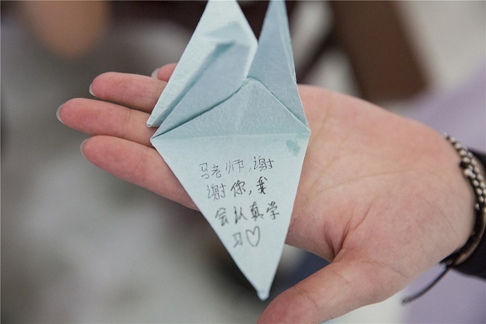 胡美香折的感恩千紙鶴