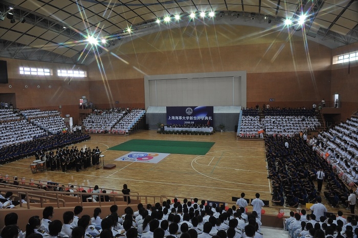 2008年9月14日中秋佳節，開學典禮首次在新校區體育館舉行，喜迎2008級新生