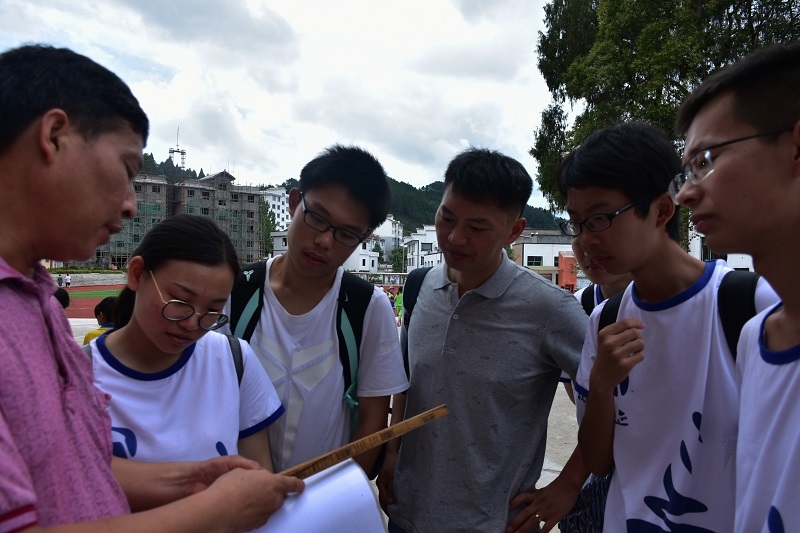 在楊柳塘鎮中心小學了解刻道課程