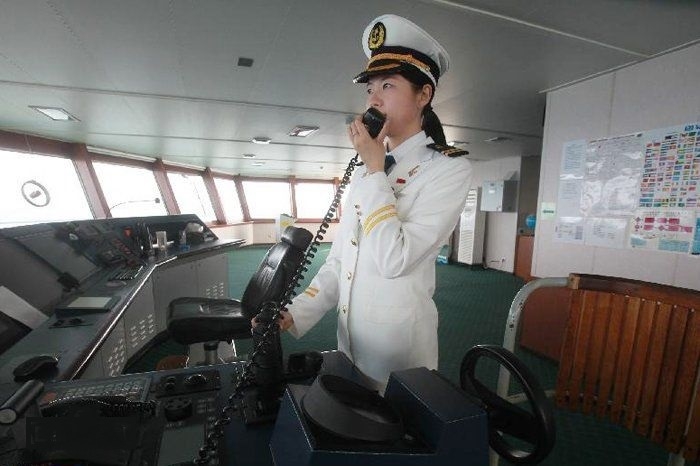 2012年7月，我校教師白響恩隨我國第五次北極科學考察隊登上“雪龍”號,成為中國第一位穿越北冰洋的女駕駛員