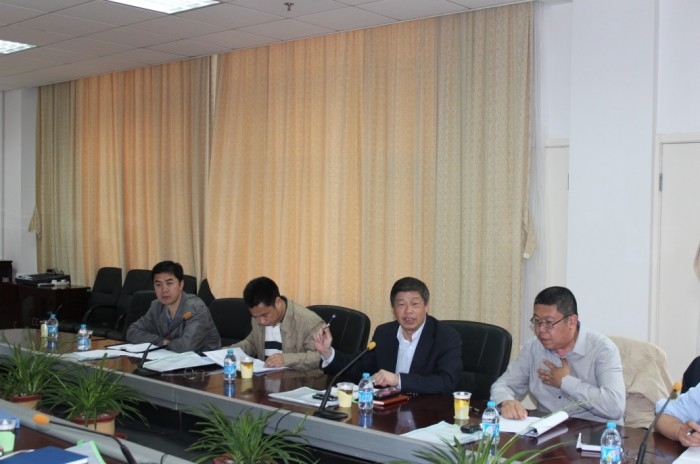 2013年5月16日，學(xué)校召開(kāi)組合式液貨模擬教學(xué)船建造項(xiàng)目招標(biāo)文件評(píng)審會(huì)