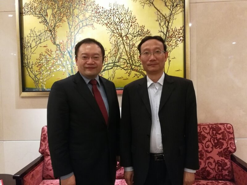 黃有方校長會見法國德莫斯培訓教育集團總裁沈岱