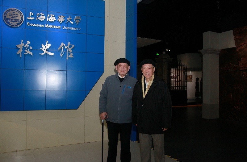 “老學長”卓東明、徐以介參觀校史館
