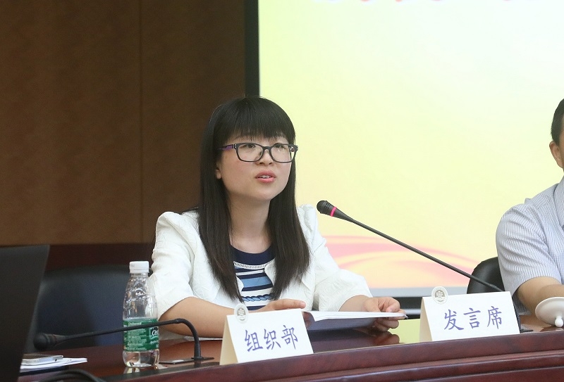 第十一次黨代會代表、物流工程學(xué)院王天真老師發(fā)言