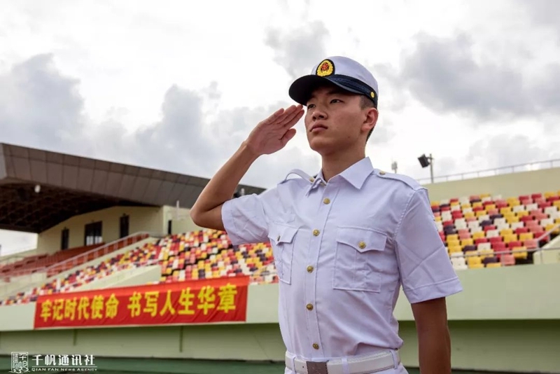 姚禹含同學在海大校園