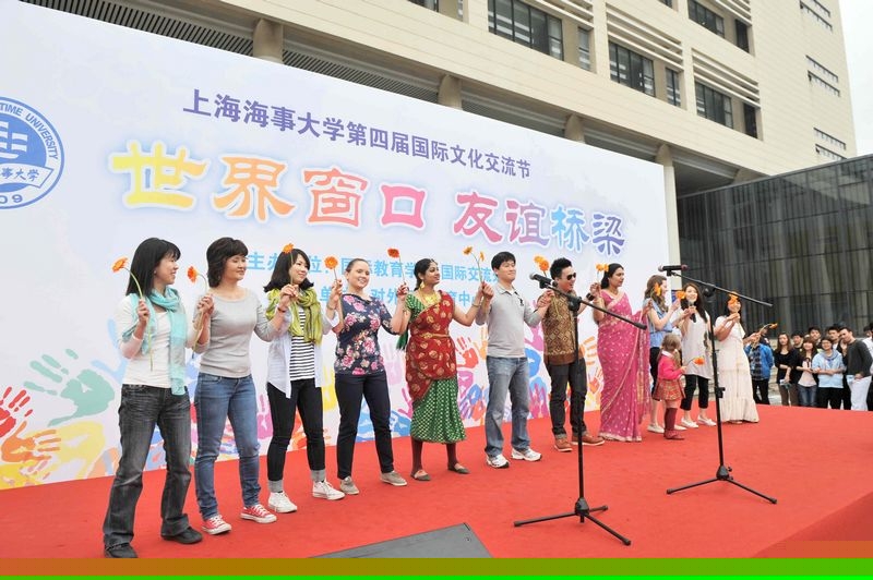 第四屆文化節用“手印”證明我們來過