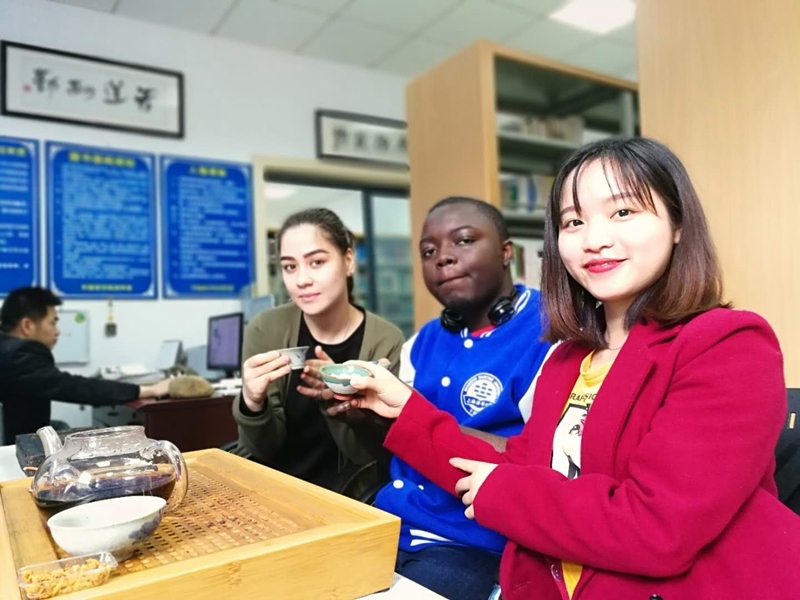 品中國茶