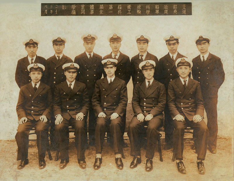 輪機(jī)工程科第一屆全體畢業(yè)同學(xué)攝影（1934年6月）