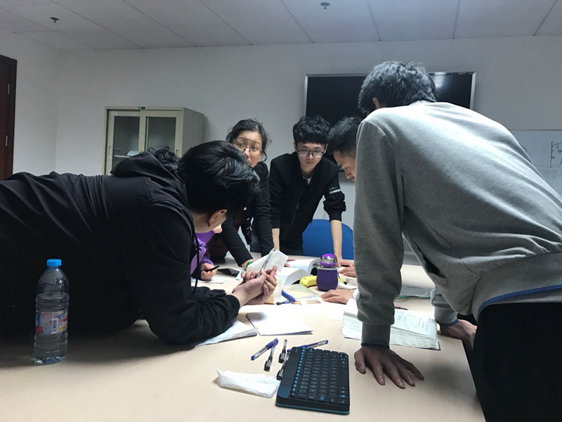 與學生討論問題