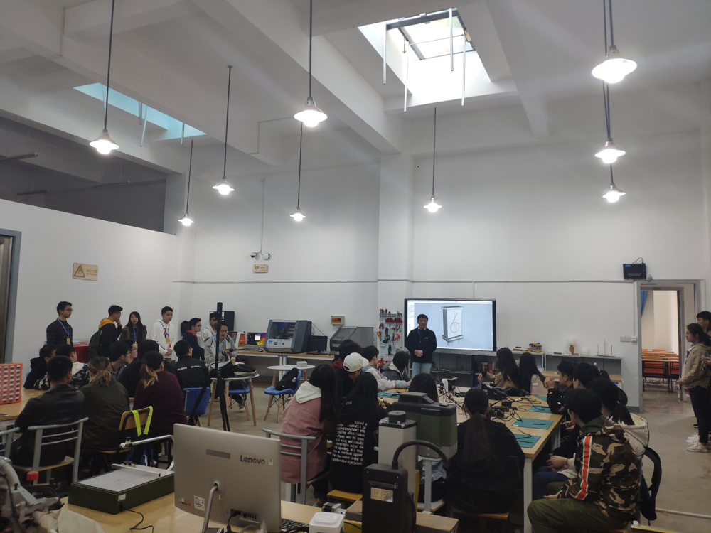 指導創客活動