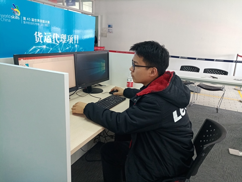 王宏宇同學在“五進一”選拔賽中