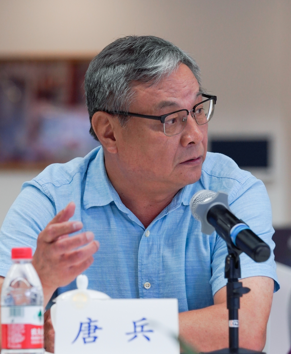 同事代表唐兵副教授發言