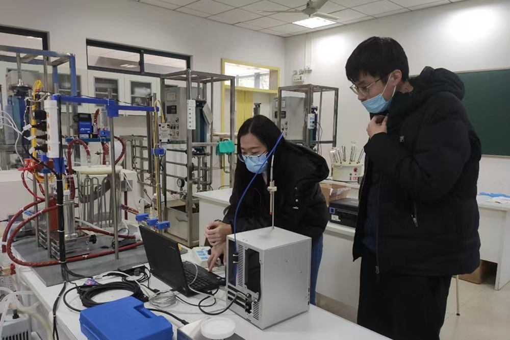 新一代潛艇式遠洋深海環境監測器