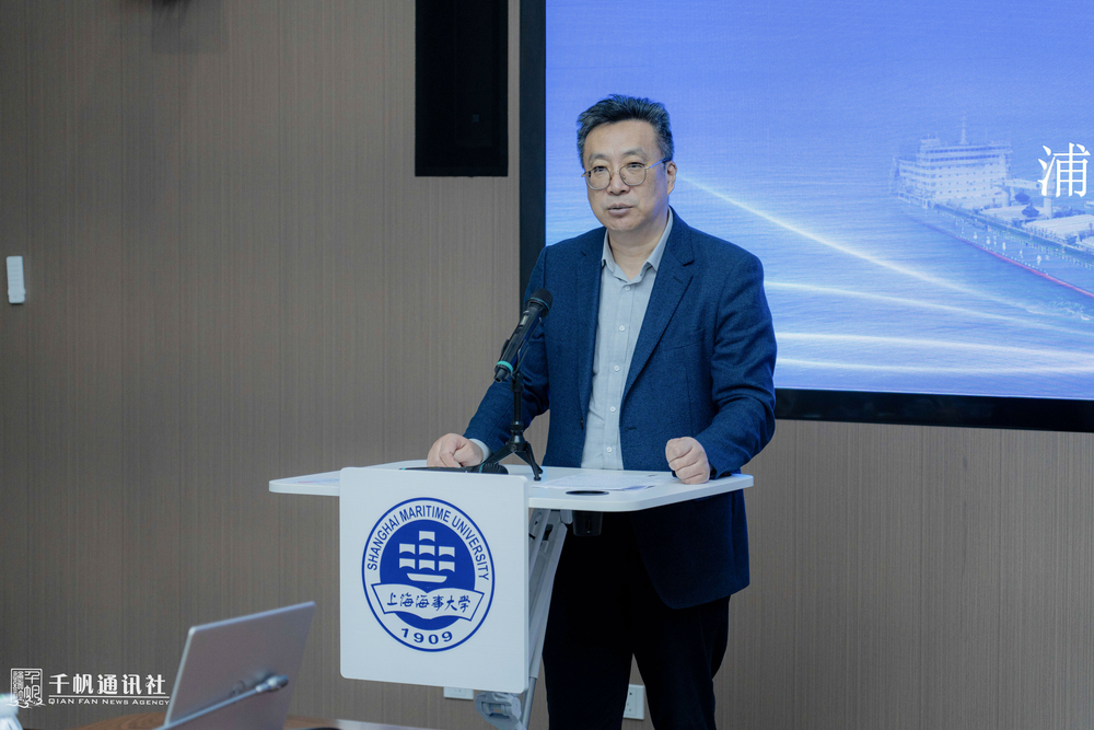 浦東教育局副局長陳強作主旨發言