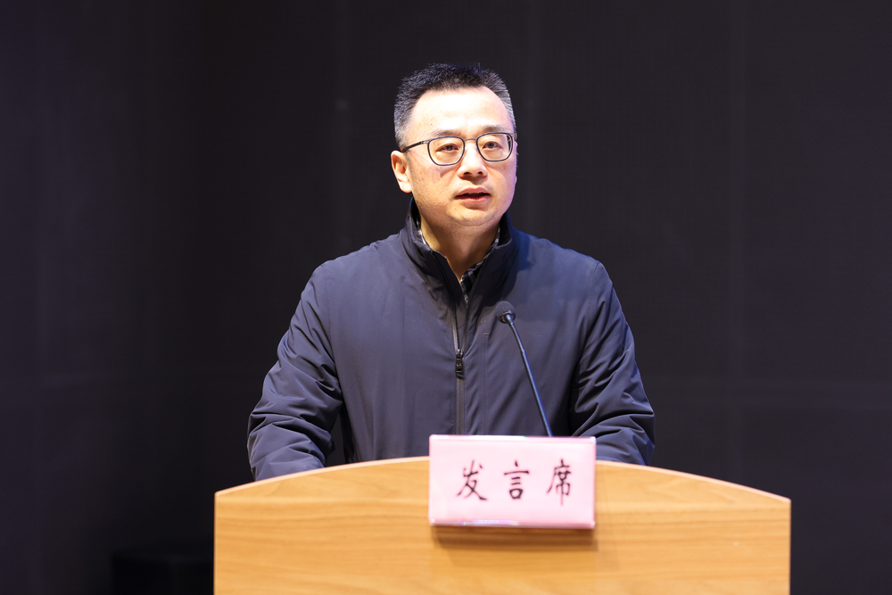 上海市司法局黨委委員、政治部主任葉忻發言