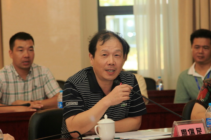 信訪辦主任周佩民發(fā)言