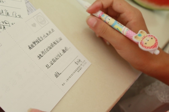 同學(xué)們?cè)趯戀R卡