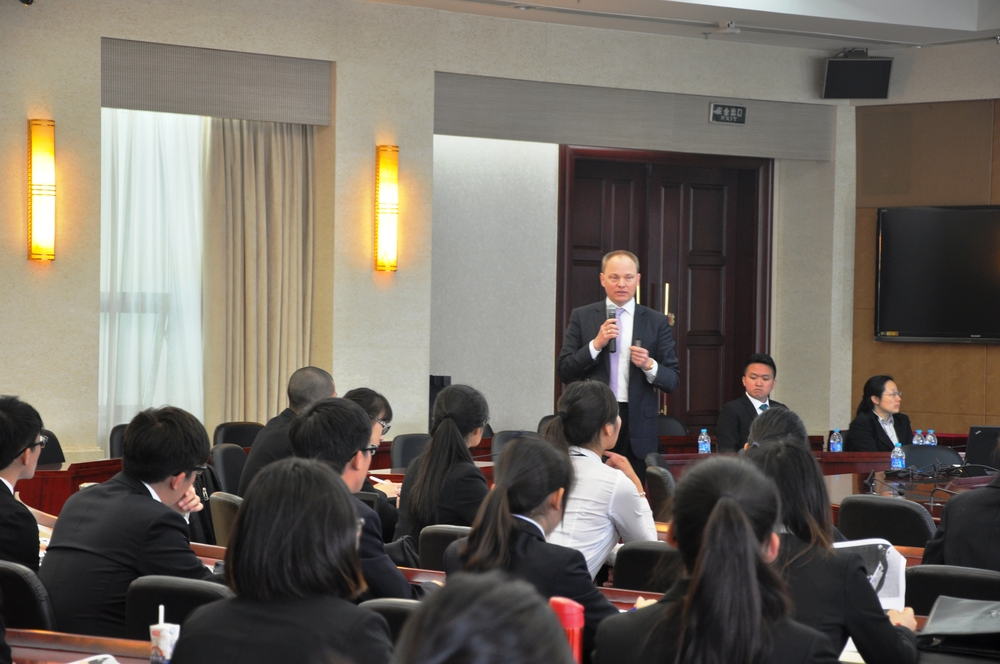Peter Borup總裁發表演講