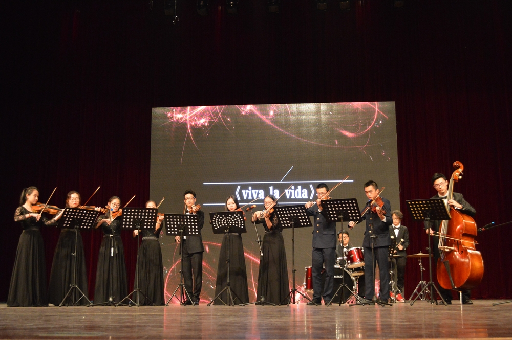 藝術團謝幕曲《viva la vida》