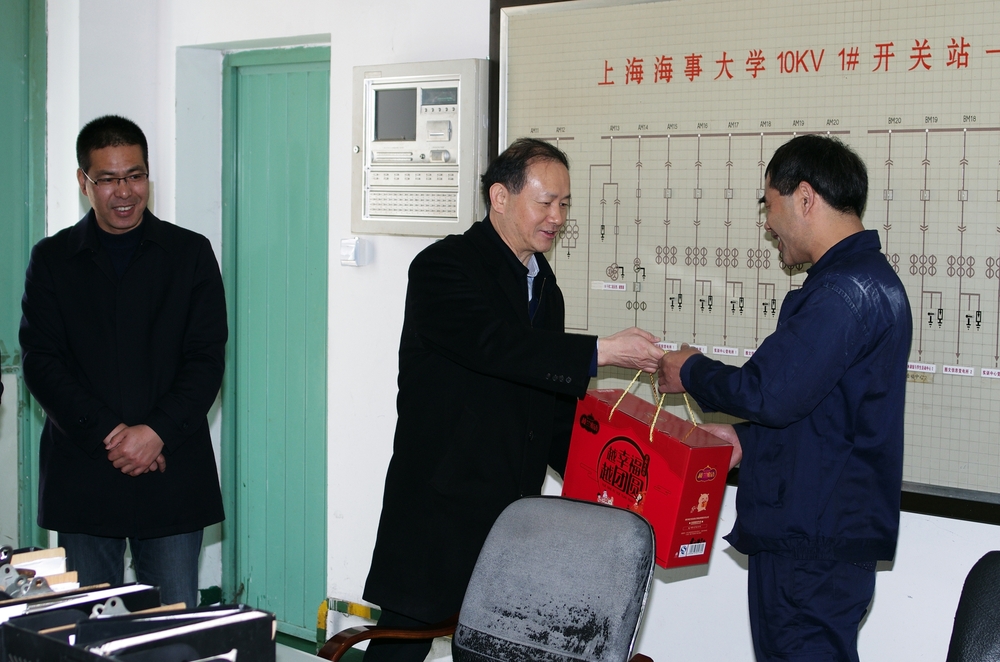 金永興書記春節慰問堅守崗位職工