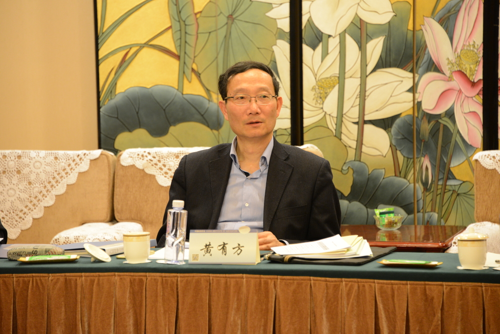 中國航海學會黨委書記黃有方主持會議
