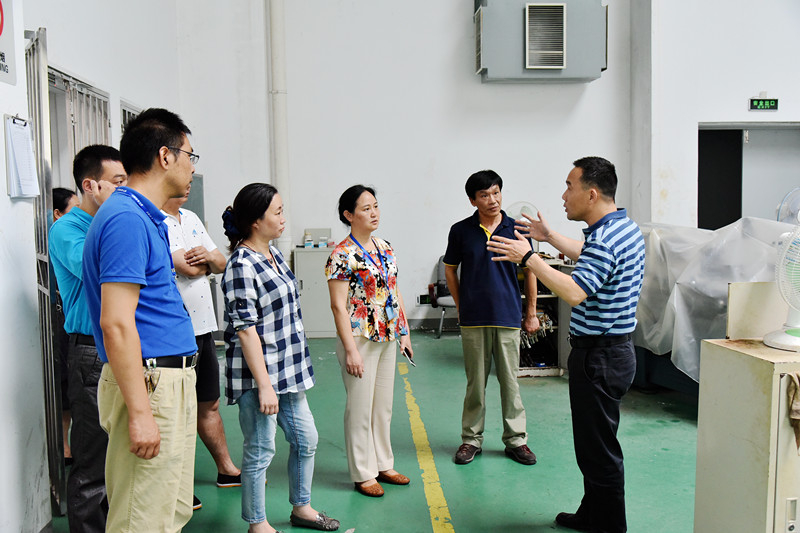 我校開展暑假前校園安全大檢查