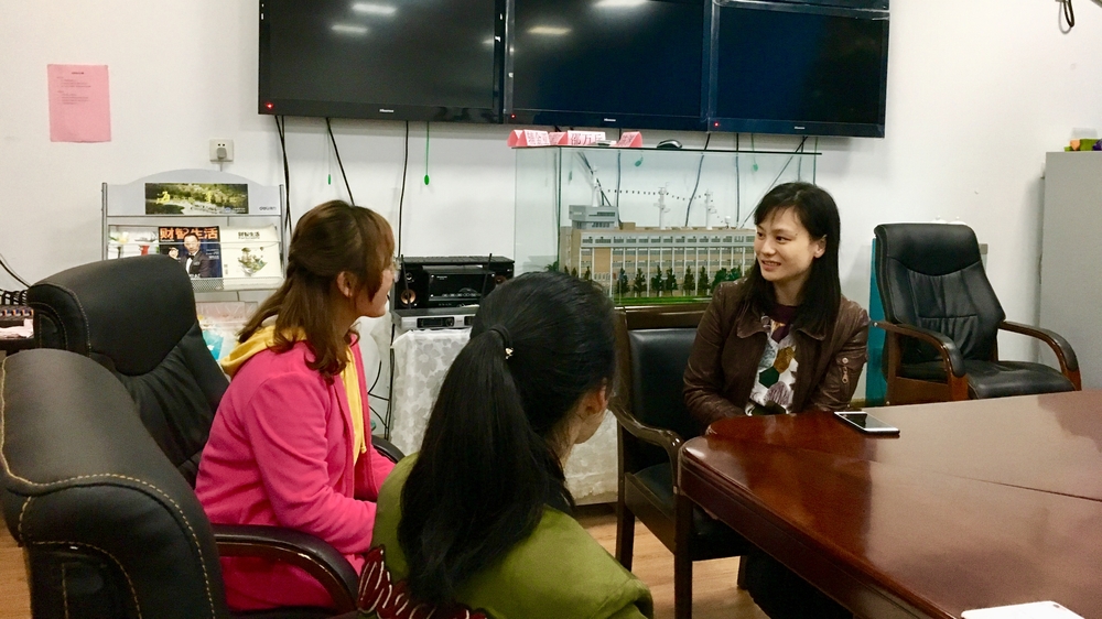學生記者現場采訪羅捷老師