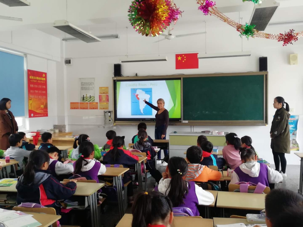 我校留學生志愿者走進小學課堂