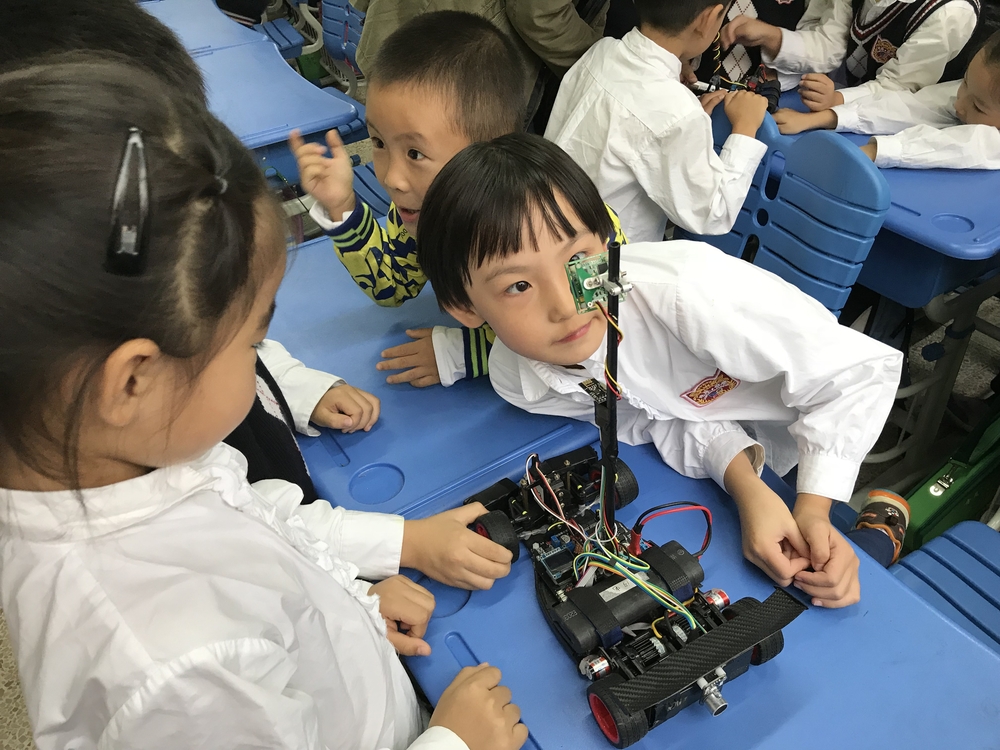 為明珠臨港小學科普展示