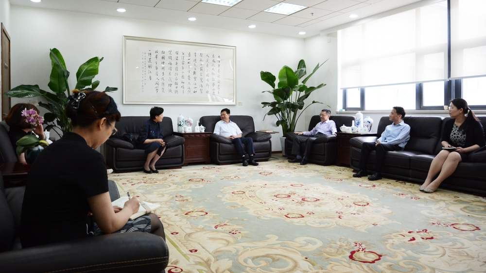宋寶儒書記、陸靖校長接待民盟上海市委專職副主委楊德妹一行