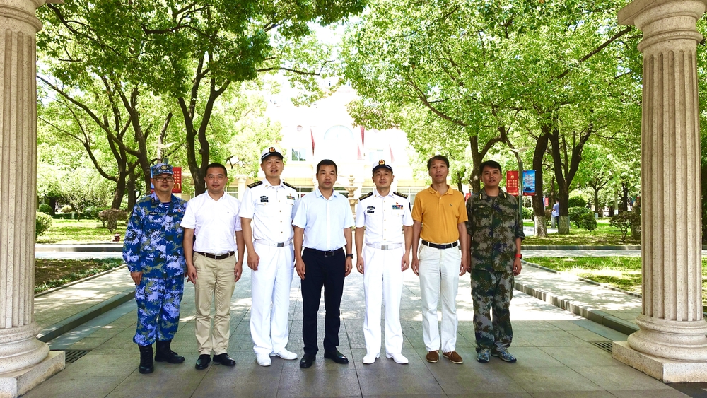 慰問共建部隊官兵