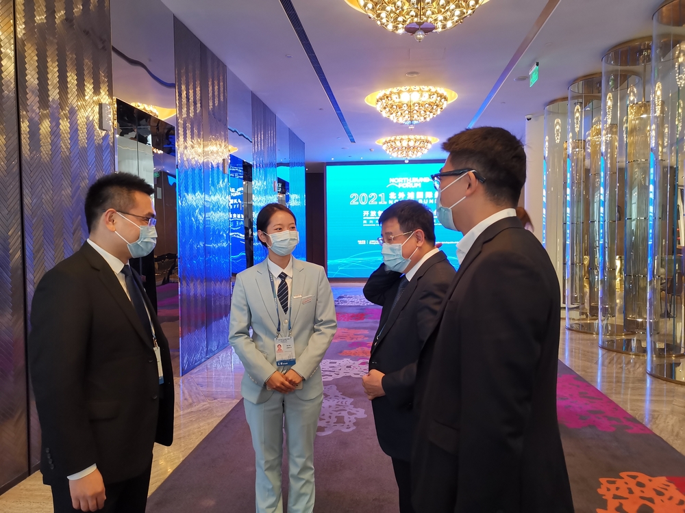 校黨委書記宋寶儒慰問志愿者