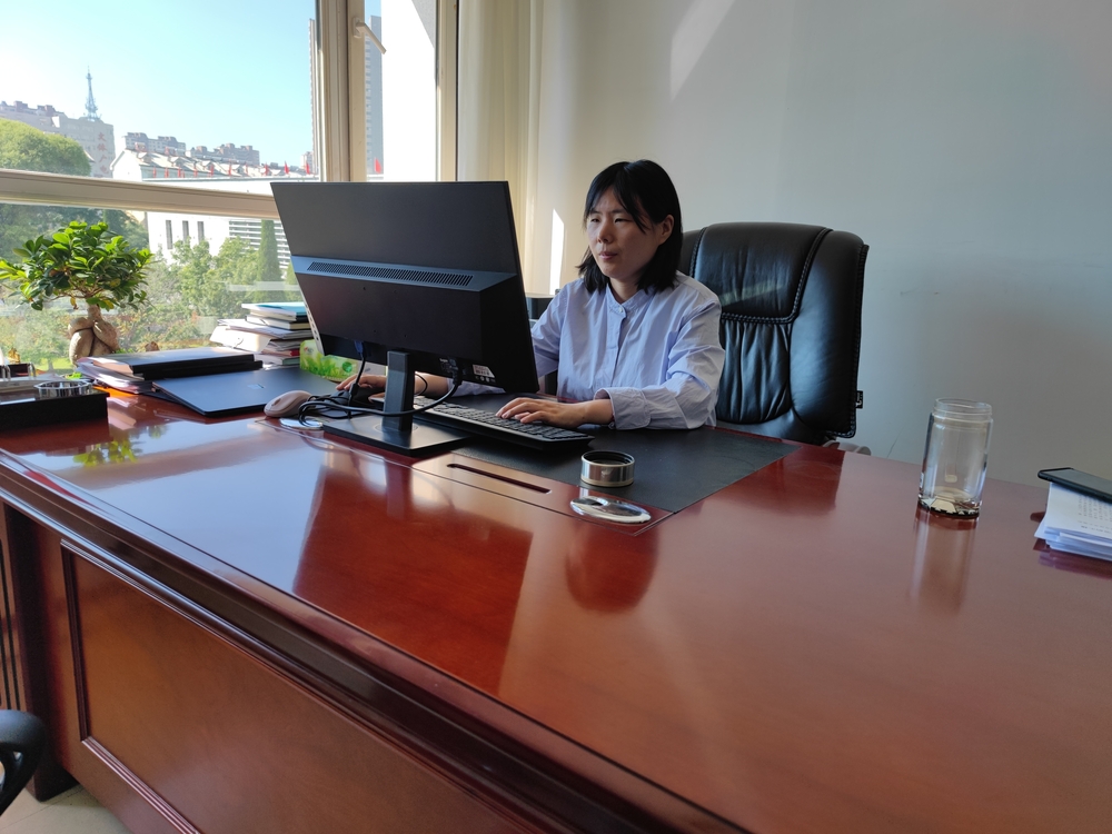 中央第22批博士服務團成員、在遼寧省朝陽市建平縣政府掛職的徐艷麗副教授