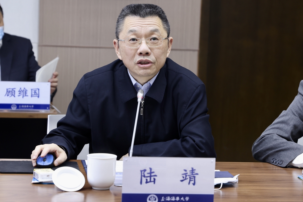 陸靖校長介紹學(xué)校情況