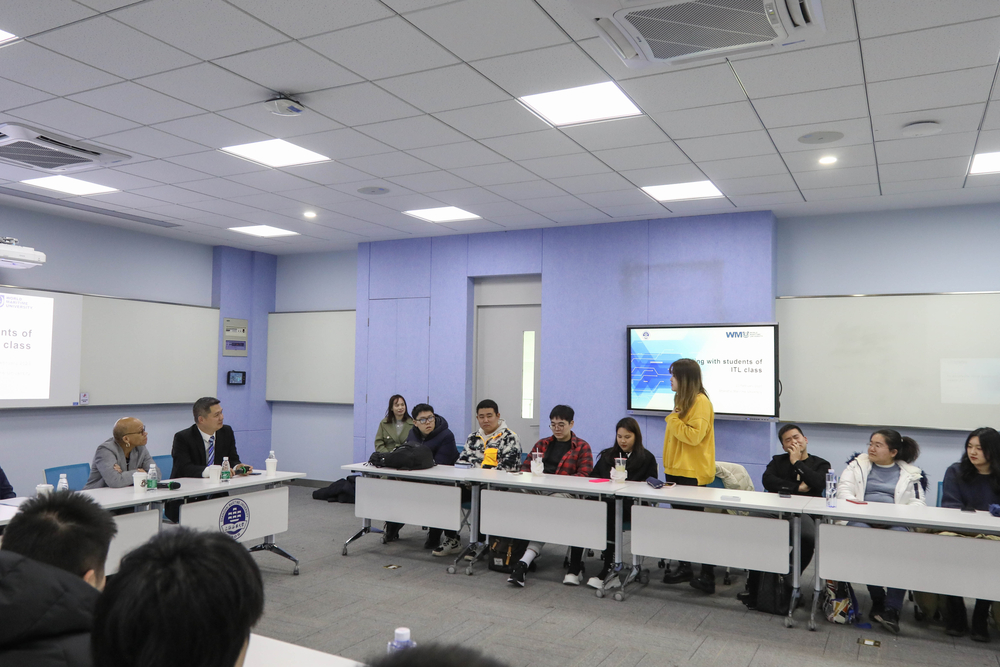杜姆比亞-亨利校長與合作辦學項目學生代表會面