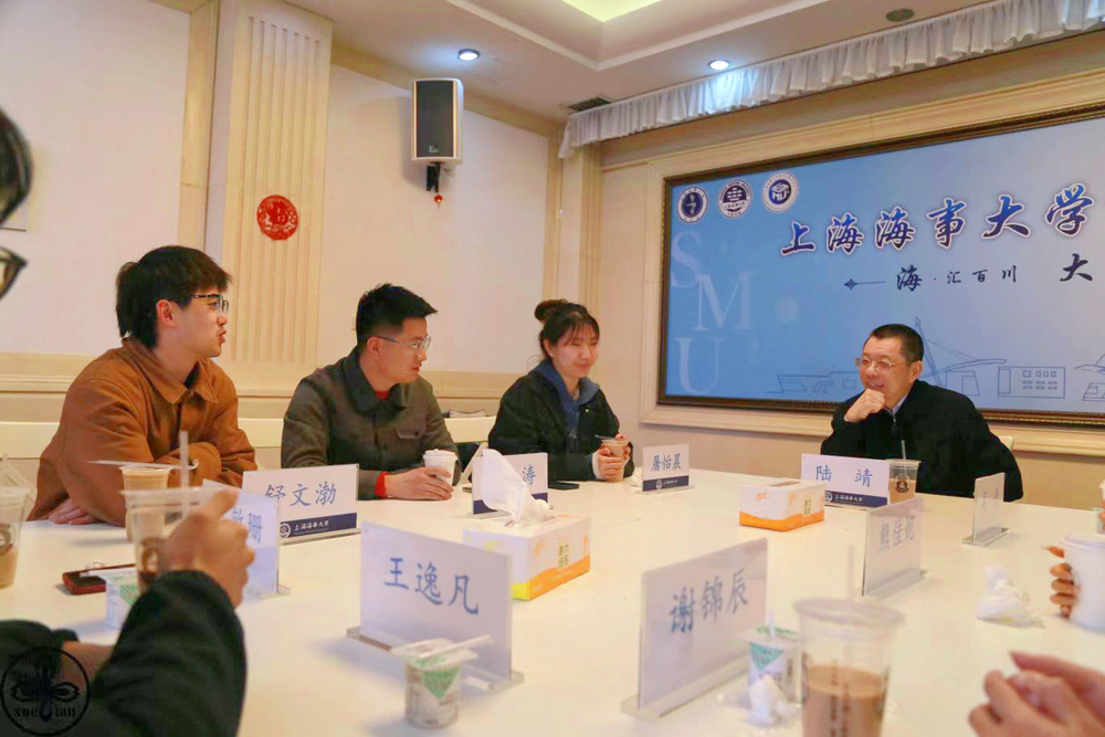 陸靖校長與同學們交流