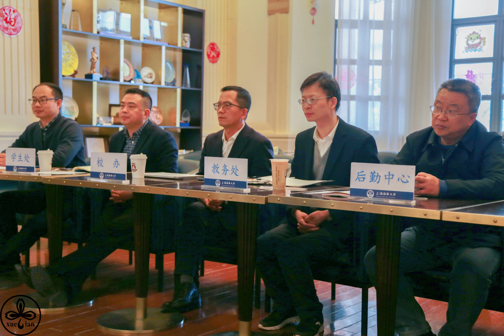 學校職能部門負責人解答學生疑惑