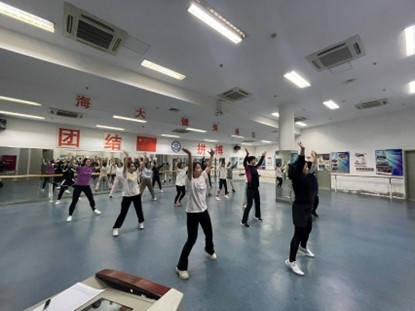 教工健美操協(xié)會每周活動(dòng)現(xiàn)場
