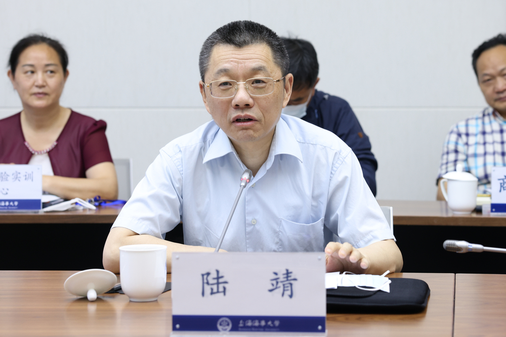 陸靖校長發言